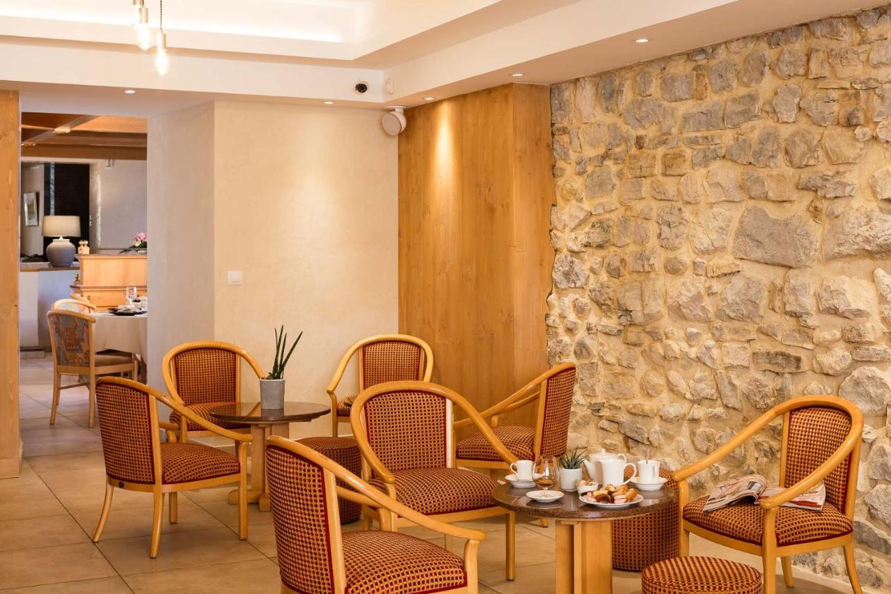 Le Hotel